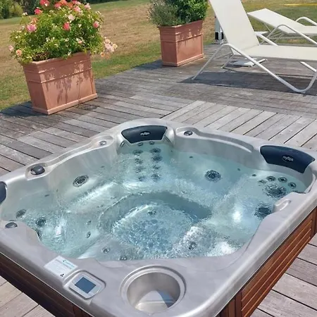 Maison Spacieuse Avec Jardin, Piscine, Spa Et Activites Pour Tous A - Fr-1-489-511 Souvigny