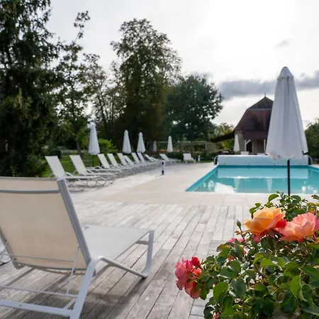 Maison Spacieuse Avec Jardin, Piscine, Spa Et Activites Pour Tous A - Fr-1-489-511 Souvigny